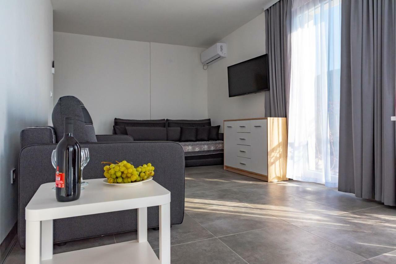 Apartmani Dalmacjia Гребастика Экстерьер фото