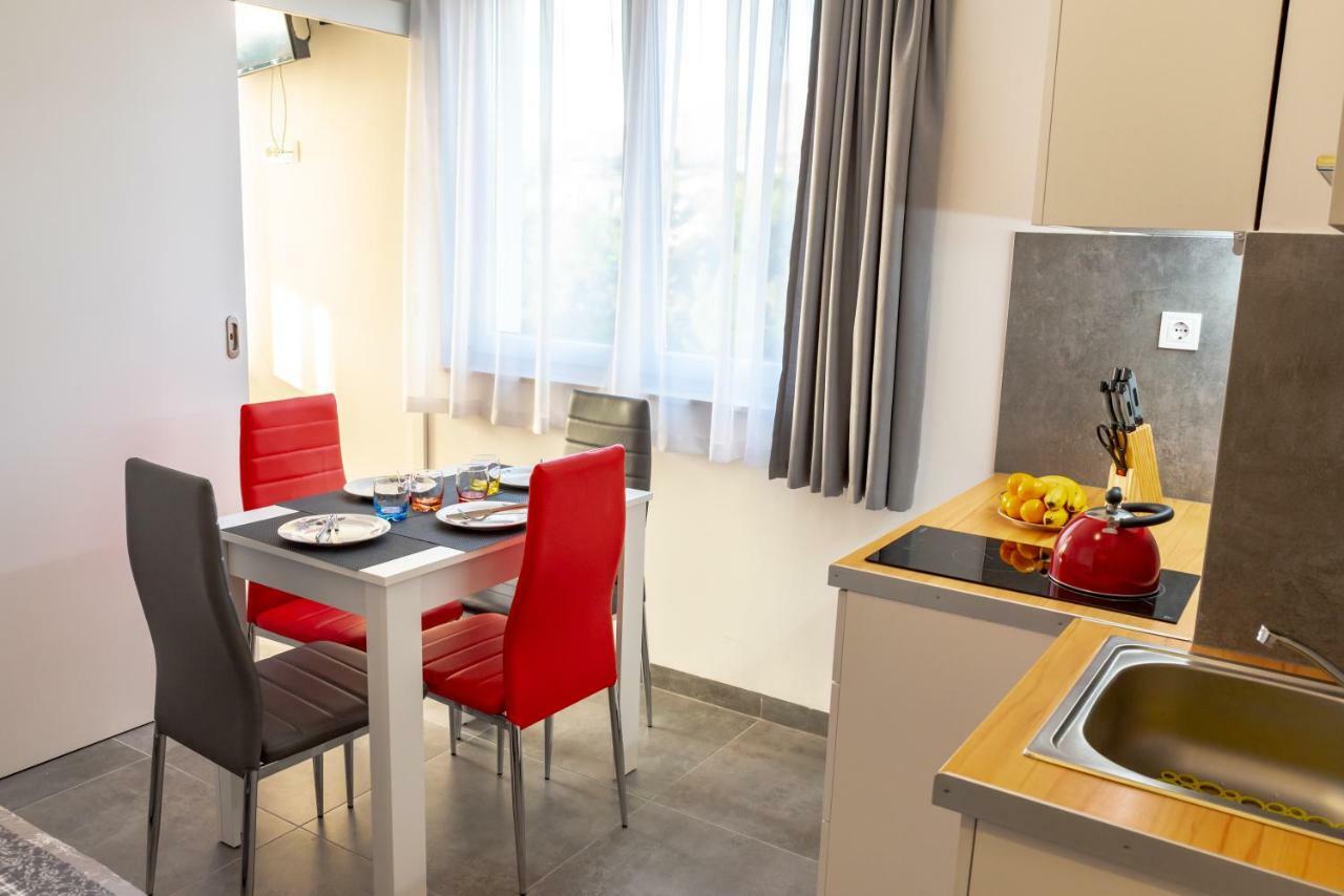 Apartmani Dalmacjia Гребастика Экстерьер фото
