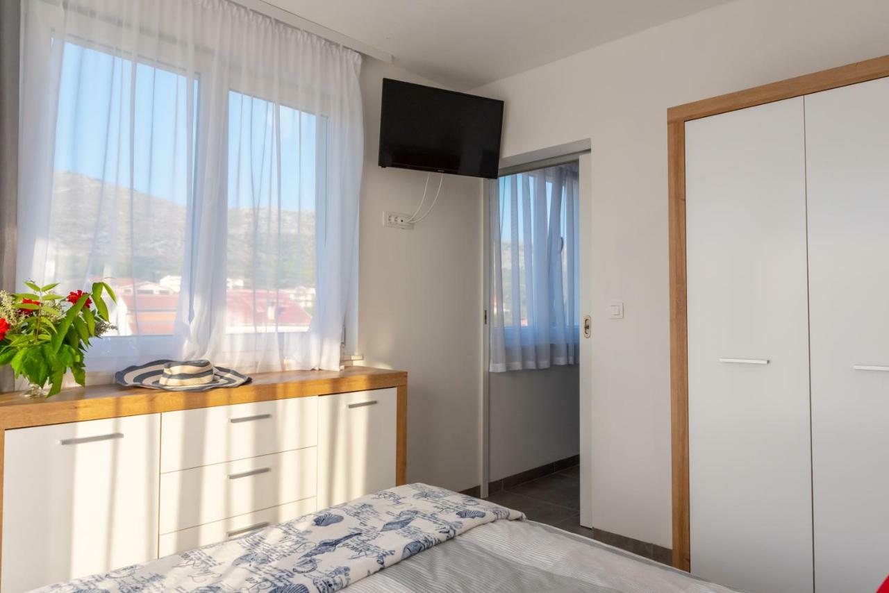 Apartmani Dalmacjia Гребастика Экстерьер фото