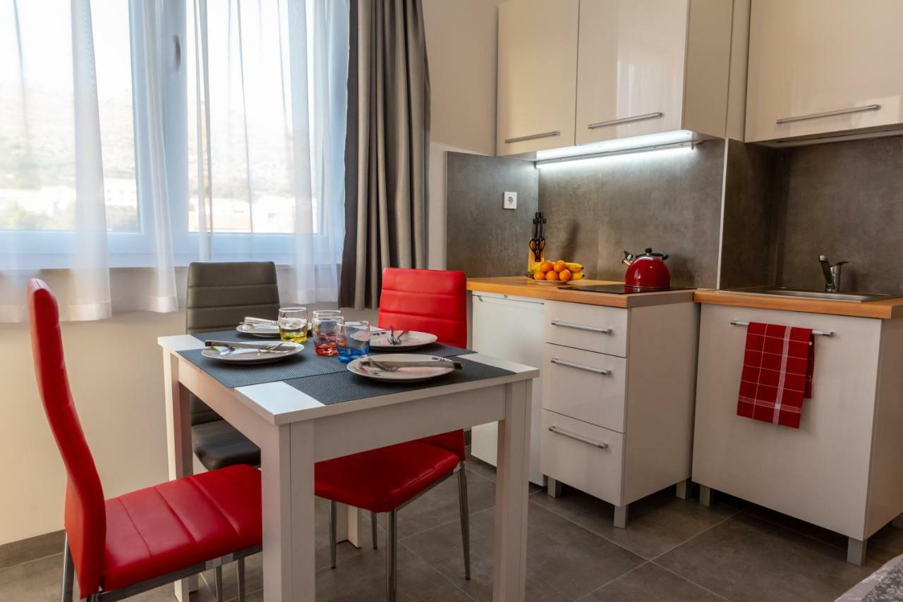 Apartmani Dalmacjia Гребастика Экстерьер фото