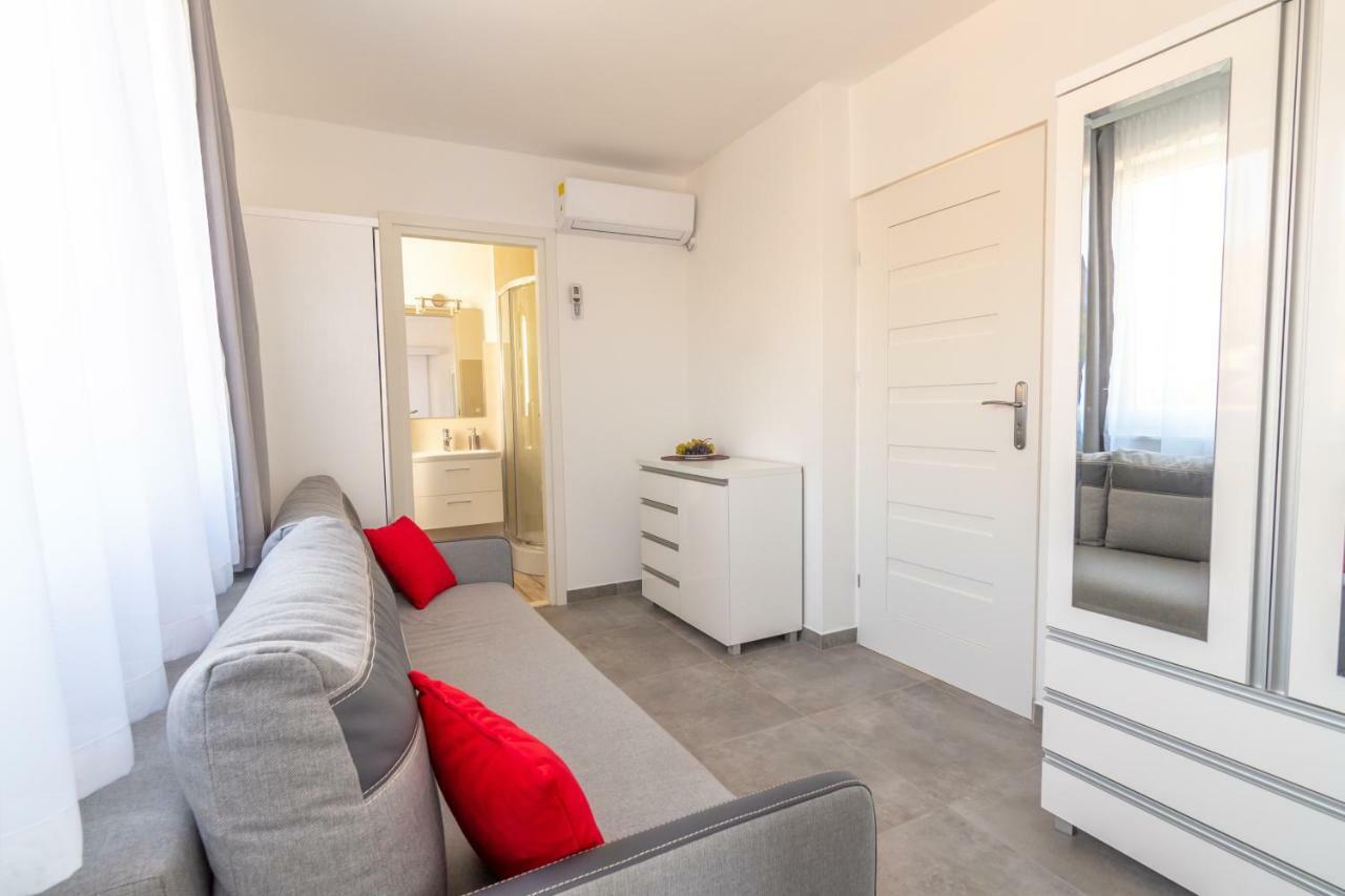 Apartmani Dalmacjia Гребастика Экстерьер фото